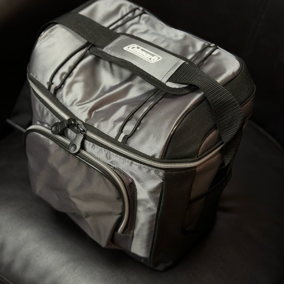 Coleman Silver and Black Insulated Cooler Bag - Picture 6 of 6